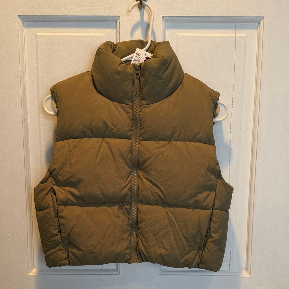 NWT H&M Women’s Olive Green Puffer Vest